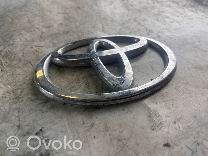 Toyota Corolla Verso E121 Logo, emblème de fabricant 90975W2001