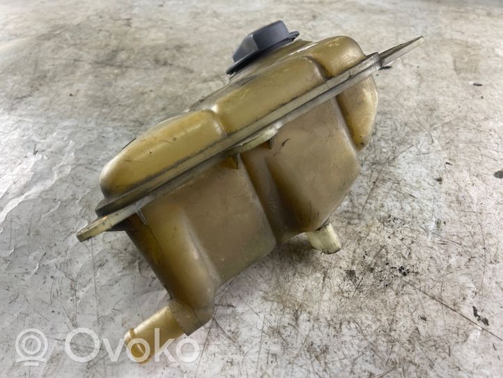 Volkswagen PASSAT B5.5 Coolant expansion tank/reservoir 8d0121403l