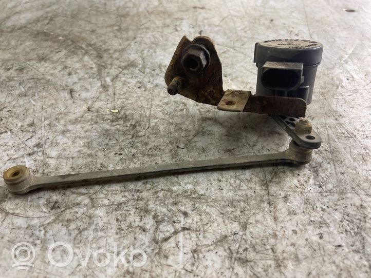 Mercedes-Benz E W210 Sensore di livello faro/fanale 0105427517