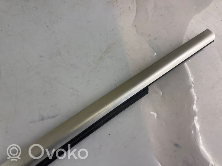 Volvo V40 Moulures des vitres de la porte arrière 31278605