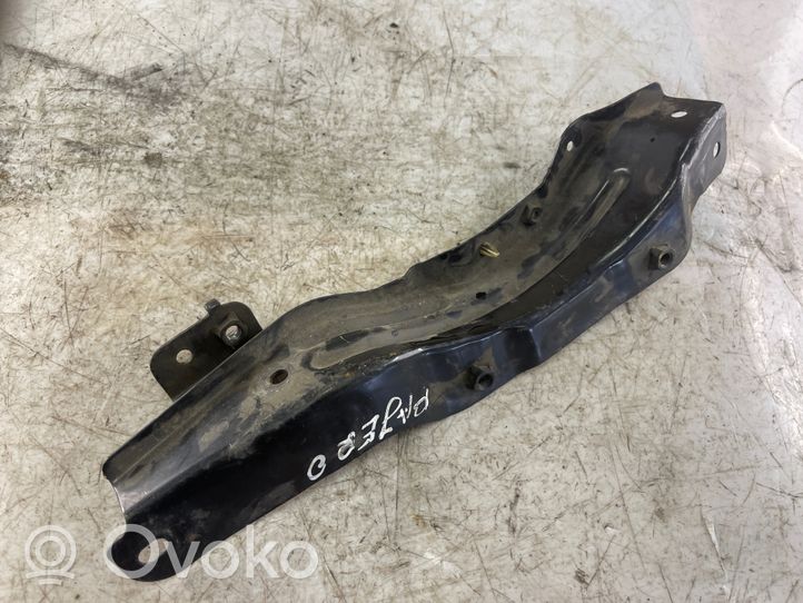 Mitsubishi Pajero Sport I Staffa del pannello di supporto del radiatore parte superiore MR371965