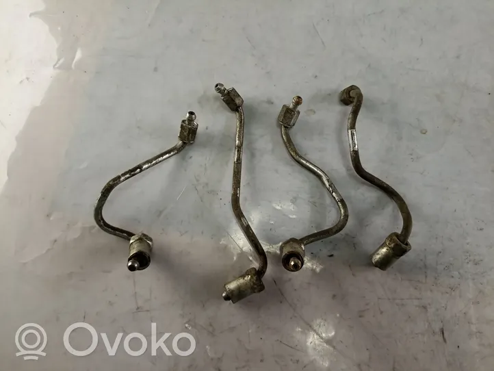 Toyota Corolla Verso AR10 Tuyau d'alimentation d'injecteur de carburant 