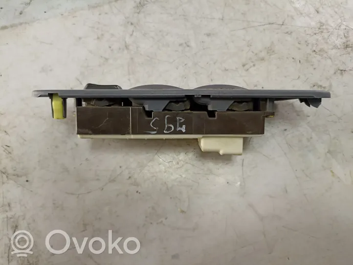 Toyota Land Cruiser (HDJ90) Przyciski szyb 0102022