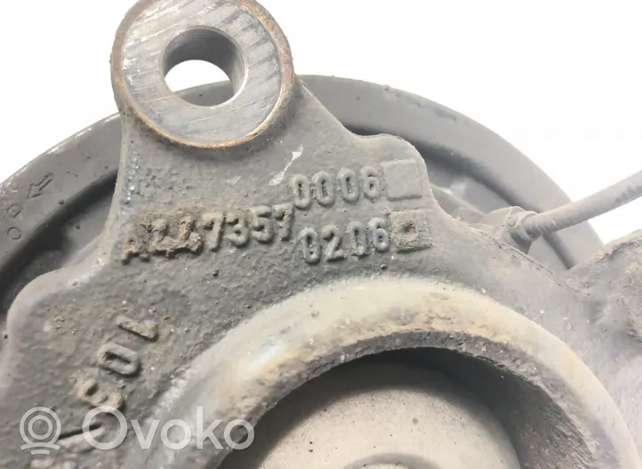 Mercedes-Benz Vito Viano W447 Rear wheel hub spindle/knuckle A4473505700