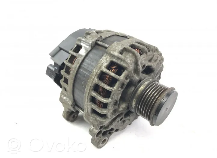 Volkswagen PASSAT B7 Alternator 0121715071