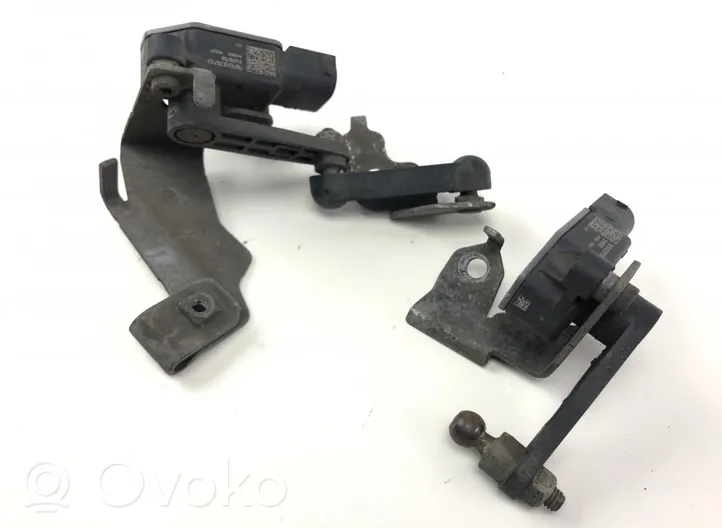 Volvo S90, V90 Air suspension front height level sensor 32246992