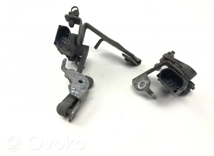 Volvo S90, V90 Air suspension front height level sensor 32246992