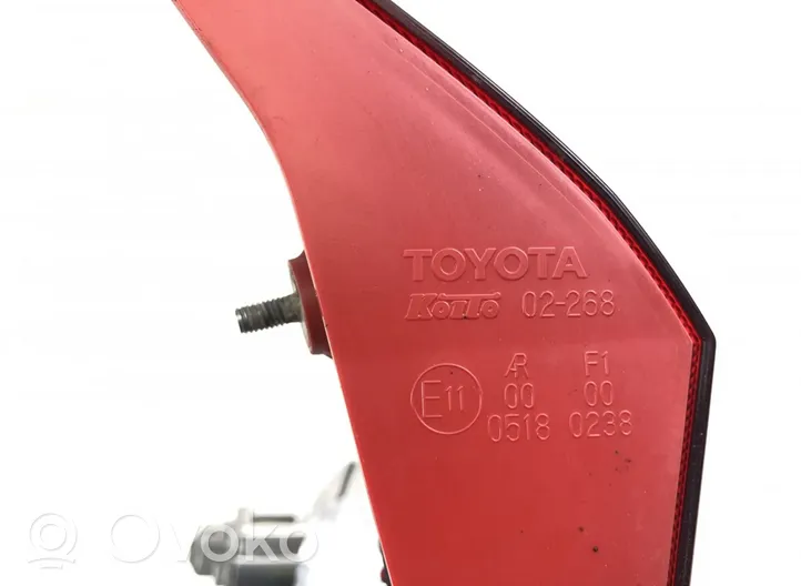 Toyota Auris E180 Set feux arrière / postérieurs 8156102710