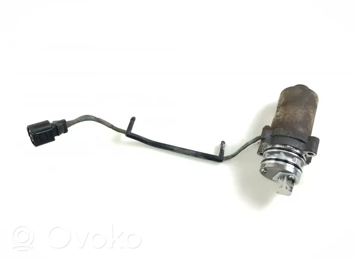 Volkswagen Tiguan Reduktor skrzyni biegów / Pompa hydrauliczna Haldex 0CQ598549