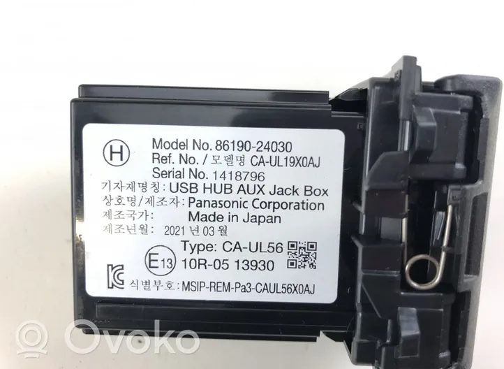 Lexus ES 300h Connecteur/prise USB 8619024030