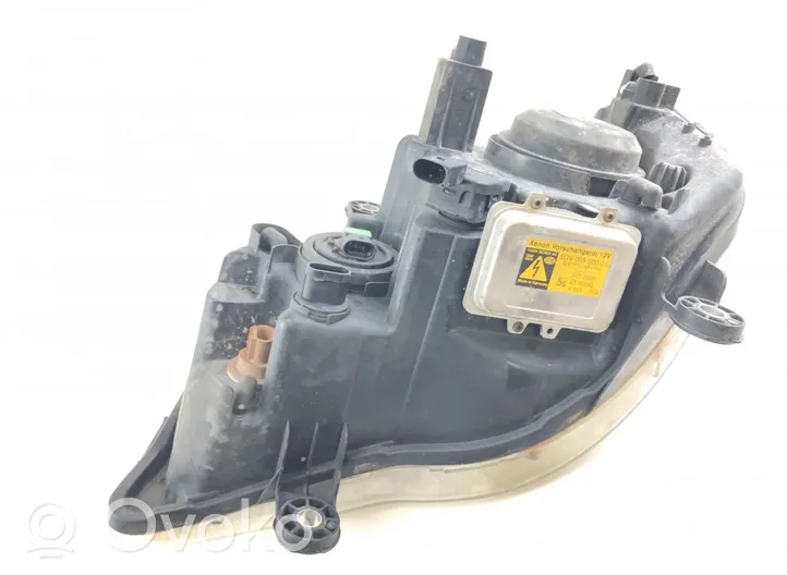 Chrysler Grand Voyager V Lampa przednia 5113340AE