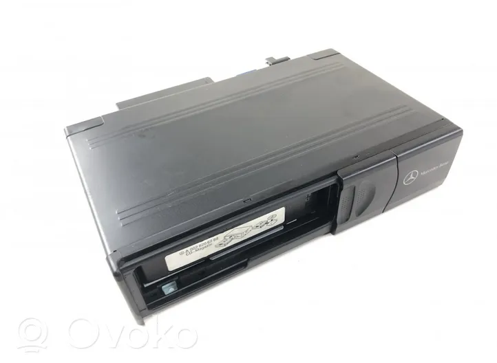 Mercedes-Benz SL R230 CD/DVD-vaihdin A2208274642