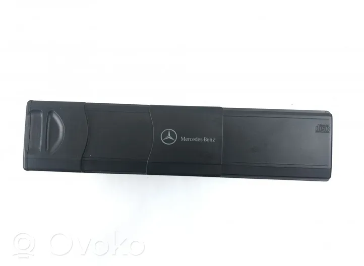 Mercedes-Benz SL R230 CD/DVD-vaihdin A2208274642