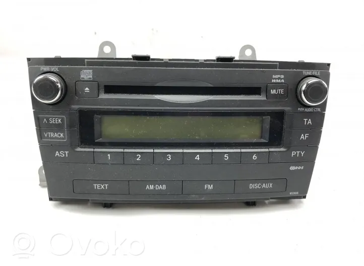 Toyota Avensis T270 Panel / Radioodtwarzacz CD/DVD/GPS 8612005150