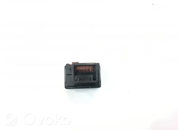 Toyota Avensis T270 Other switches/knobs/shifts 8447005010