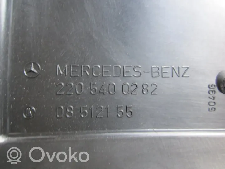 Mercedes-Benz S W220 Couvercle de boîte à fusibles 08512155