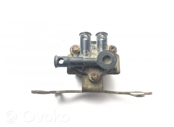 Lexus RX 450H Blocco valvola della sospensione pneumatica 4809648020