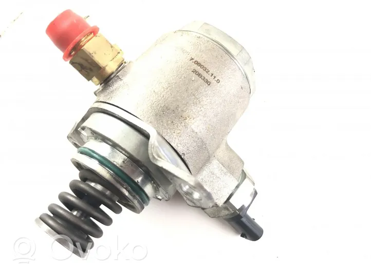 Volkswagen PASSAT B7 Polttoaineen ruiskutuksen suurpainepumppu 03C127026R