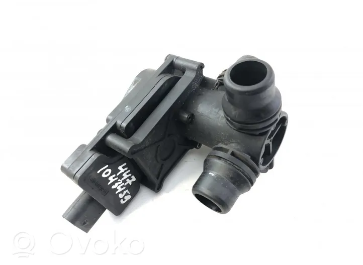 Mercedes-Benz C W205 Pompe à eau de liquide de refroidissement A0005003040