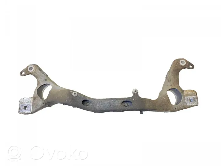 Volkswagen Touareg II Engine mounting bracket 7L8199207A