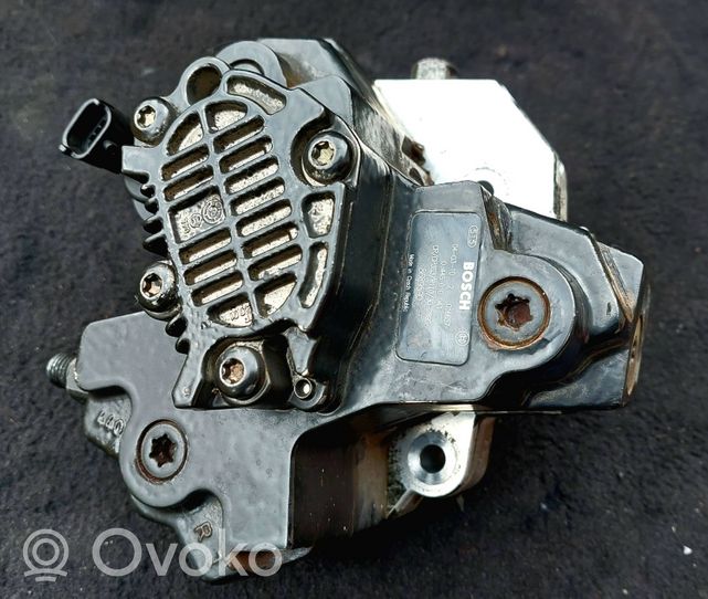Volvo S80 Fuel injection high pressure pump 8689590