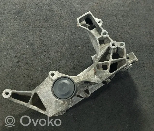 BMW 1 E81 E87 Support de générateur / alternateur 7802639