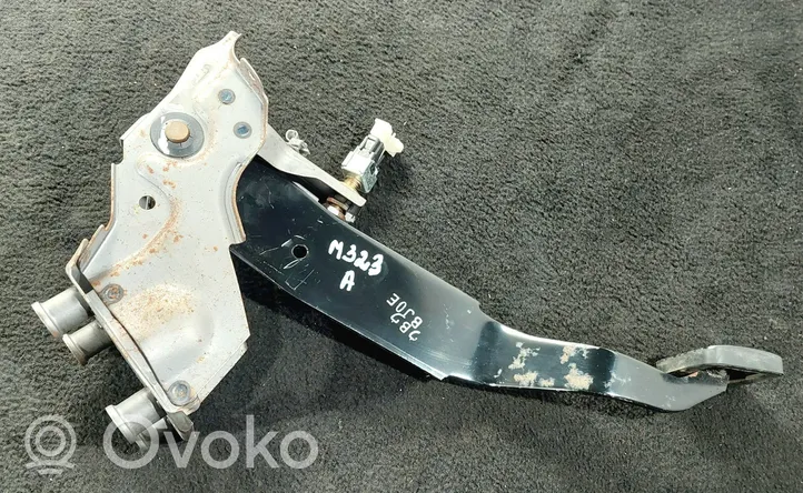 Mazda 323 F Pedal de freno 8505