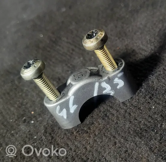 BMW 3 E46 Camshaft holder bracket 