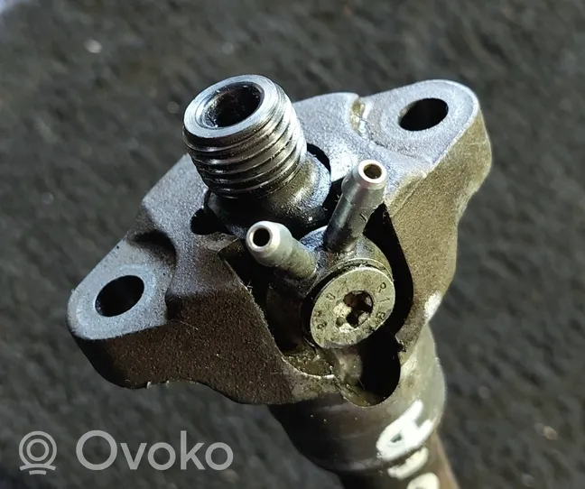 BMW 5 E39 Fuel injector 191528