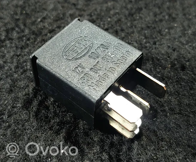 Volvo V70 Other relay 80610SD800