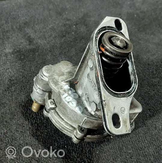 Volvo V70 Vacuum pump 