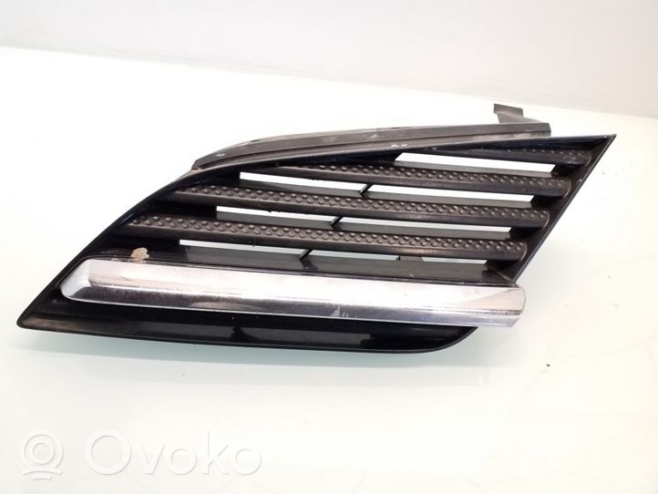 Nissan Primera Front bumper upper radiator grill 62330AU300