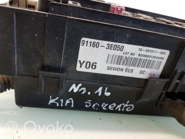 KIA Sorento Ramka / Moduł bezpieczników 911603E050