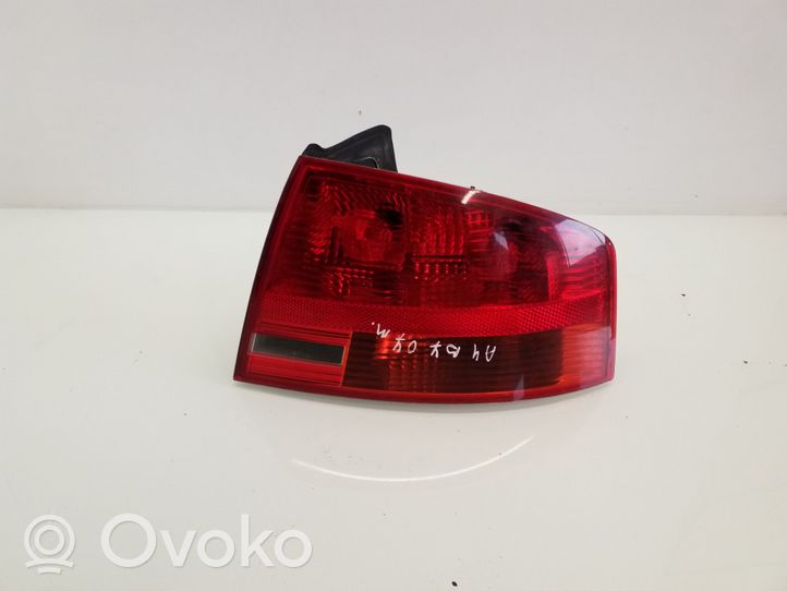 Audi A4 S4 B7 8E 8H Lampa tylna 8E5945096