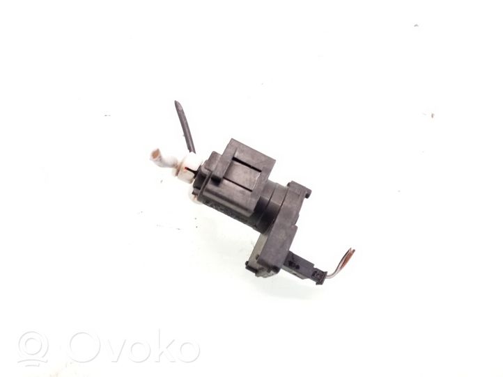 Mercedes-Benz C W203 Käynnistysmoottorin solenoidi A2038000176