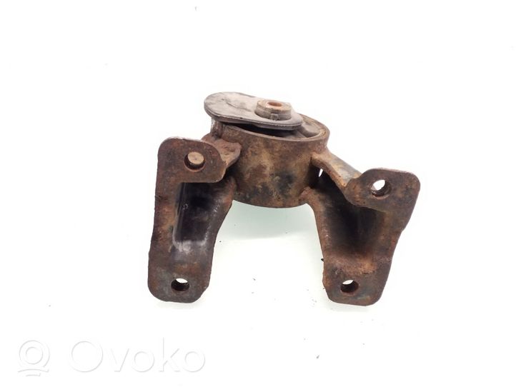 Hyundai Matrix Engine mount bracket 