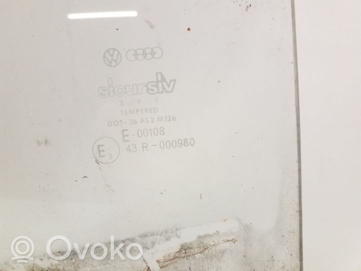 Volkswagen Santana priekšējo durvju stikls (četrdurvju mašīnai) 43R000980