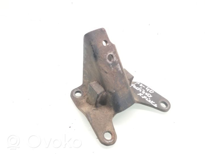 Mitsubishi Pajero Engine mounting bracket 