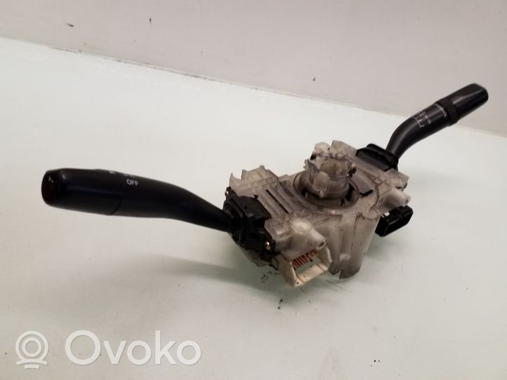 Mazda 626 Leva/interruttore dell’indicatore di direzione e tergicristallo 17B122