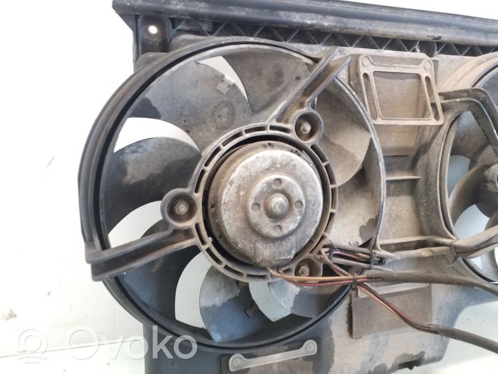 Audi 80 90 S2 B4 Ventiliatorių komplektas 893121207G