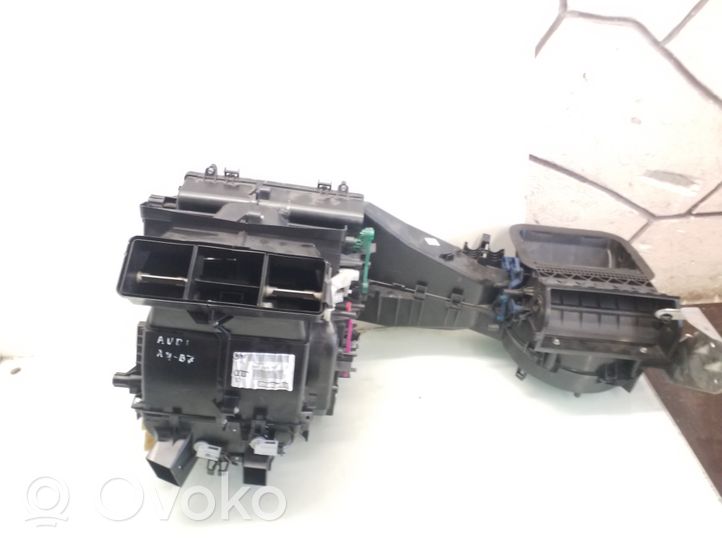 Audi A4 S4 B7 8E 8H Salono oro mazgo plastikinis korpusas 