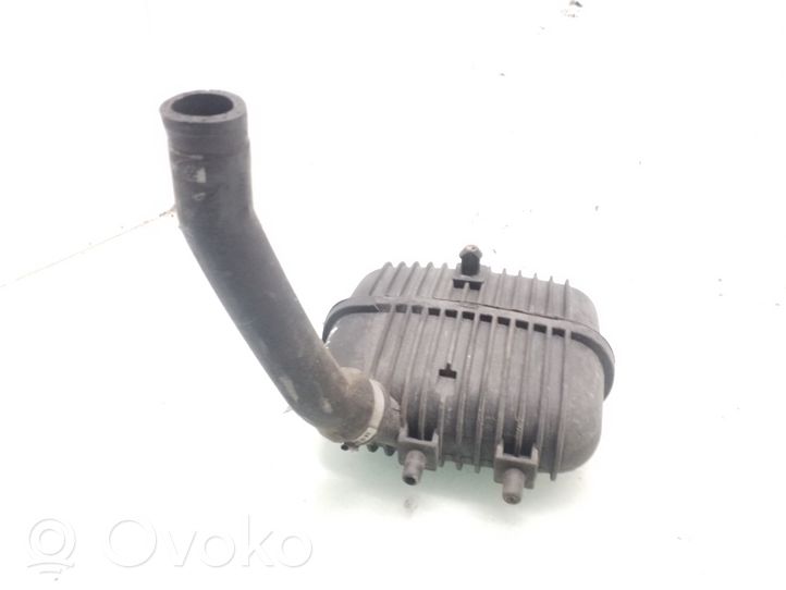 Audi A4 S4 B7 8E 8H Serbatoio del vuoto 8E0129955