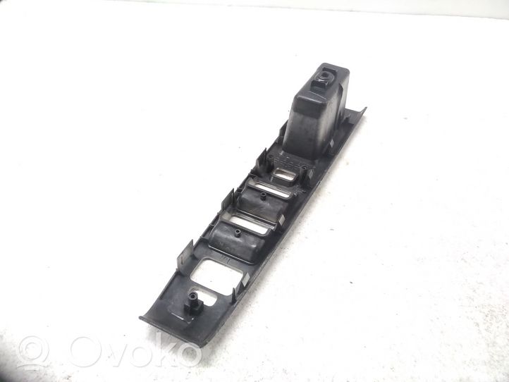 Mazda 5 Altro elemento di rivestimento della portiera anteriore CC65684L6