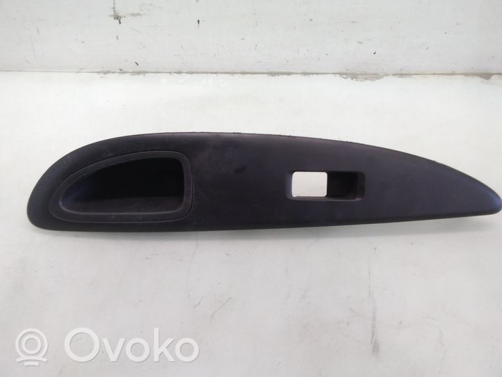 Nissan Primera Support bouton lève vitre porte avant 80960AV660