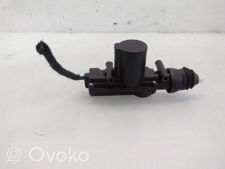 Volkswagen Polo IV 9N3 Central locking motor 