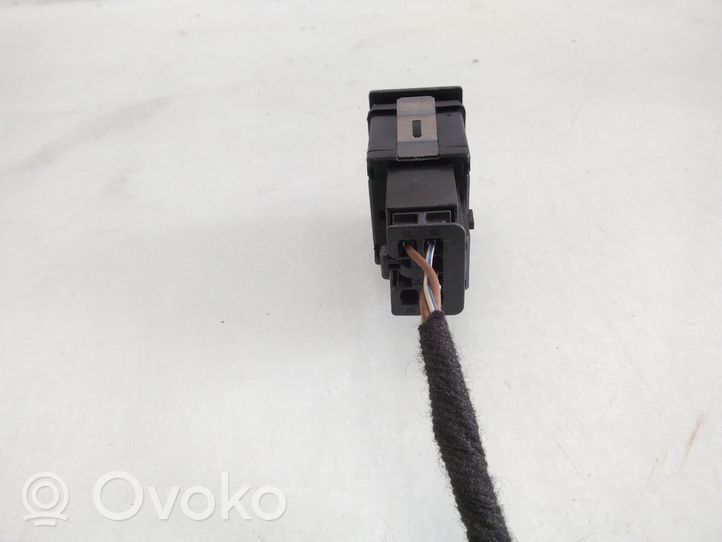 Volkswagen Polo IV 9N3 Hazard light switch 6Q0953235
