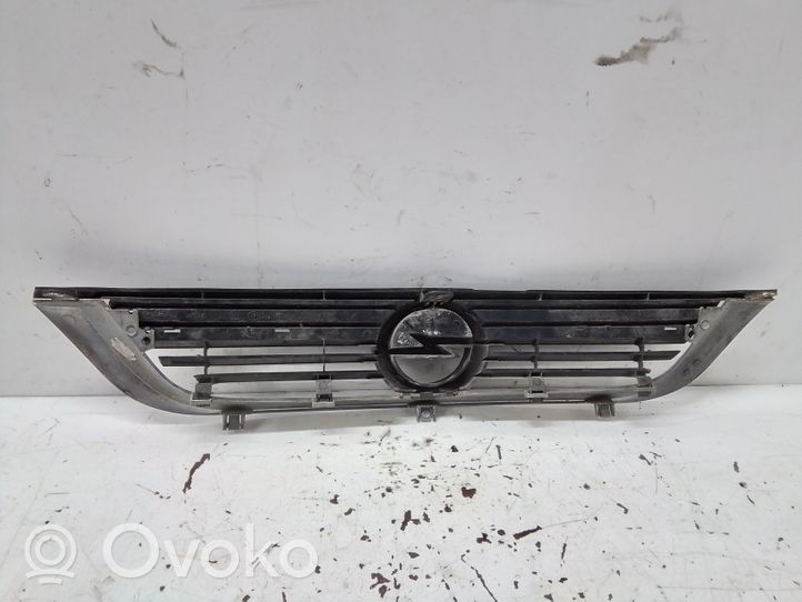 Opel Vectra B Etupuskurin ylempi jäähdytinsäleikkö 90505722