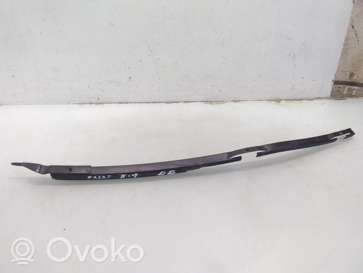 Volkswagen PASSAT B6 Rear door windshield rail 3C9839066