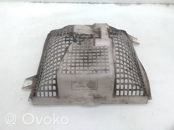 Audi 80 90 B2 Salono oro mazgo plastikinis korpusas 321819099A