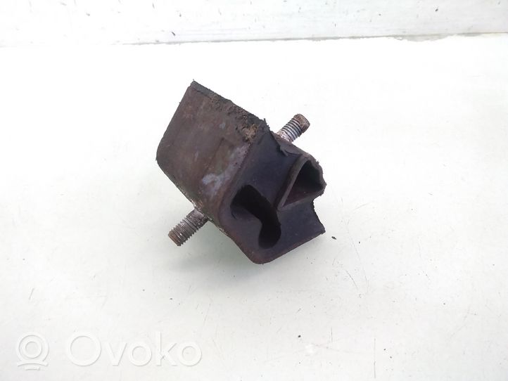 Audi 80 90 B2 Supporto di montaggio del motore 893199381C